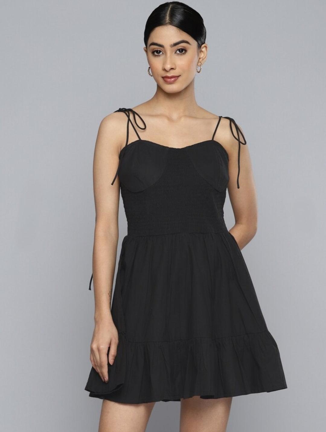Women’s Elegant Black Short Dress - VONYQ