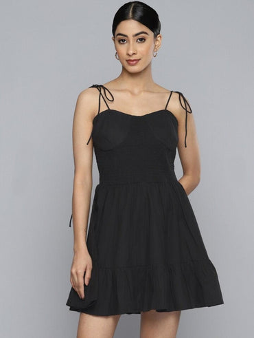 Women’s Elegant Black Short Dress - VONYQ