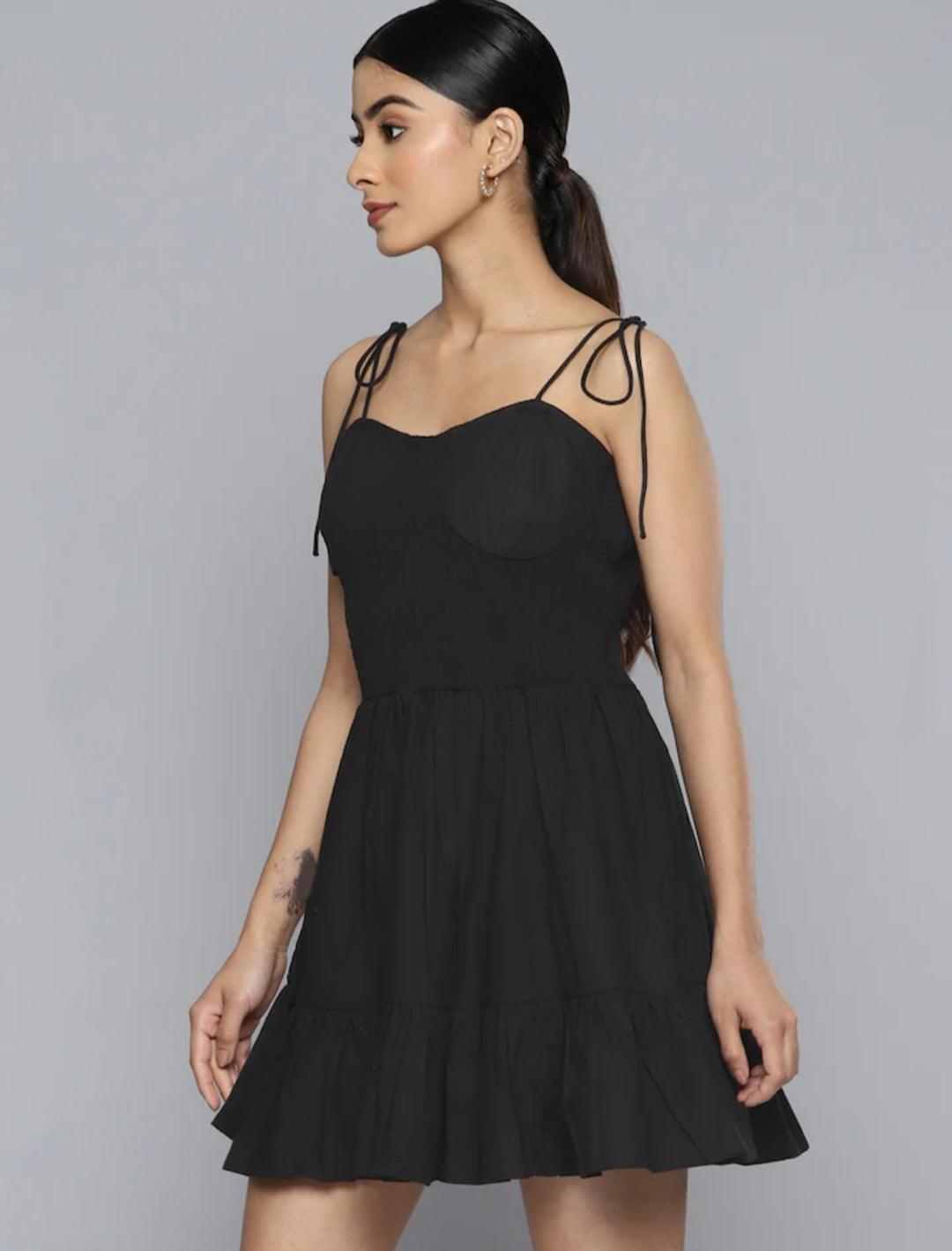 Women’s Elegant Black Short Dress - VONYQ
