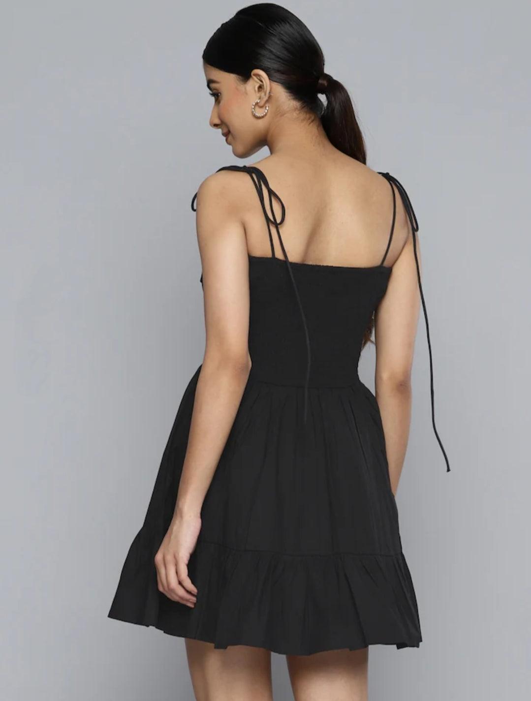 Women’s Elegant Black Short Dress - VONYQ
