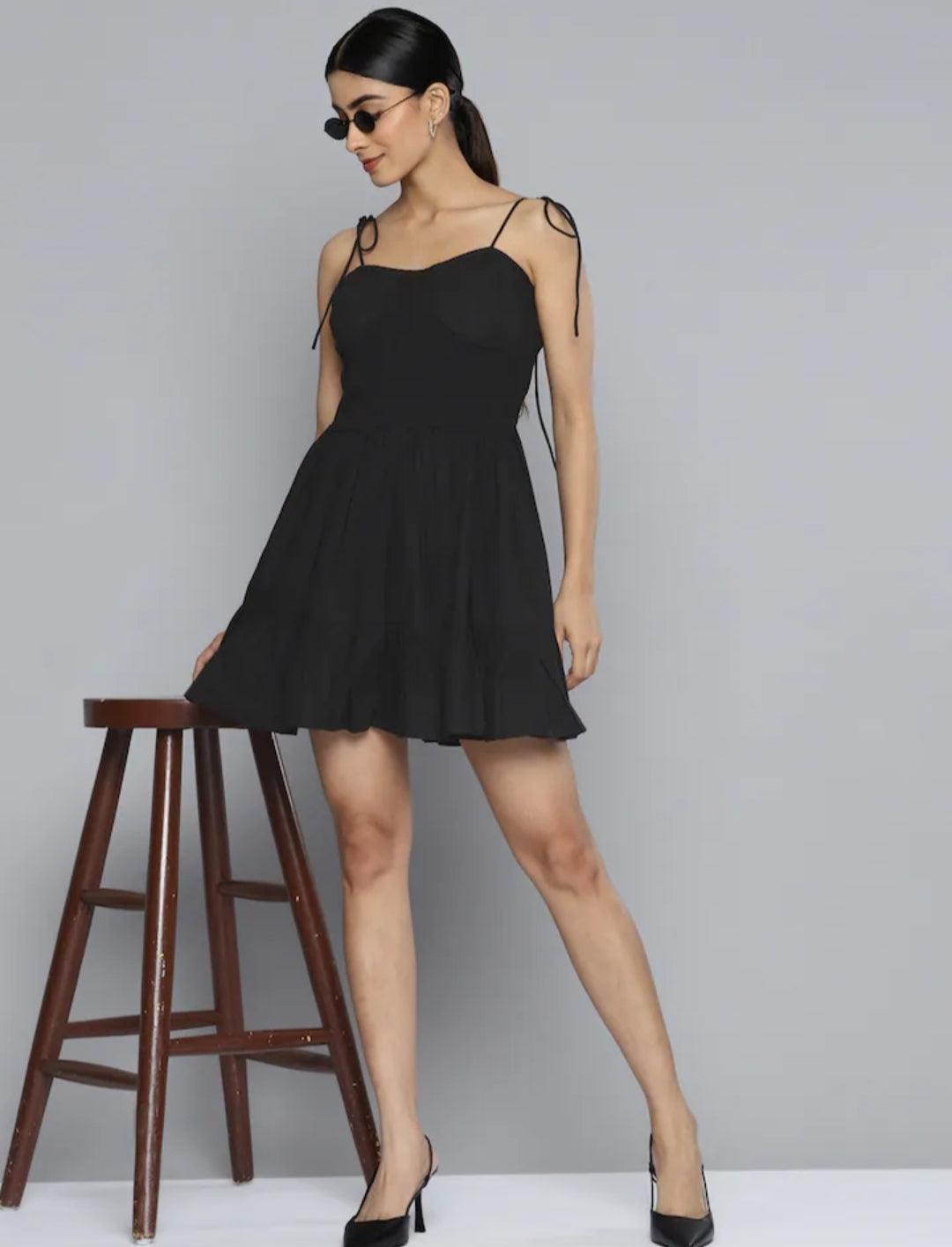 Women’s Elegant Black Short Dress - VONYQ