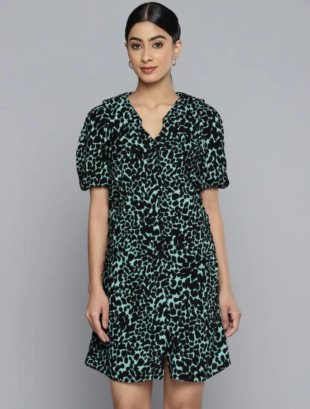 French-Inspired V-Neck Printed Short Dress - VONYQ