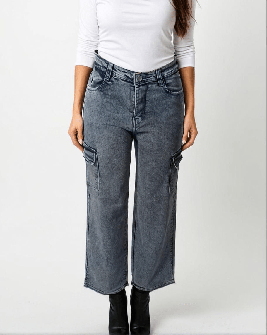 Sleek Utility Cropped Jeans for Women - VONYQ