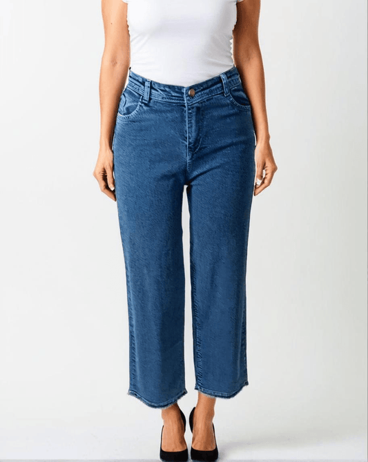 Soft-Wash Straight-Fit Cropped Jeans - VONYQ