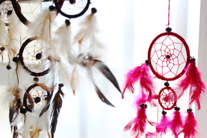 Bali Dreamcatchers - Small Heart - Black/White/Red